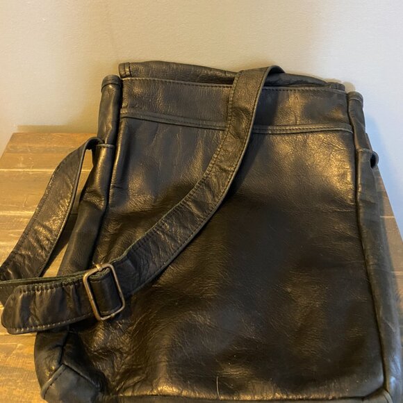 C.A.S. Handmade Leather Messenger Bag - Picture 5 of 8